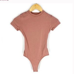 Skims Cotton Jersey T-Shirt Bodysuit
Rose Clay Pink Short Sleeve Stretch Top